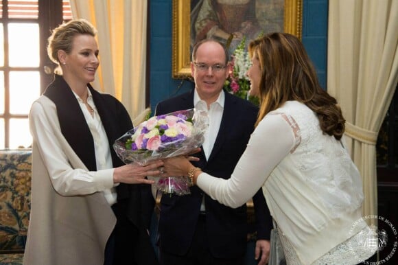 Charlene et Albert de Monaco ont invité Roger Federer et son épouse Mira à déjeuner au Palais princier de Monaco le samedi 11 avril 2015.