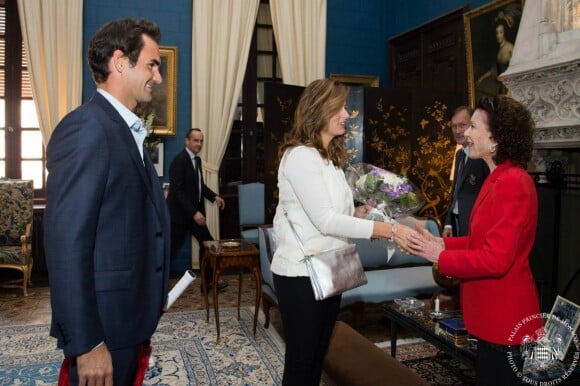 Charlene et Albert de Monaco ont invité Roger Federer et son épouse Mira à déjeuner au Palais princier de Monaco le samedi 11 avril 2015.