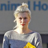 Ireland Baldwin : Le jeune mannequin entre en rehab et répond aux rumeurs