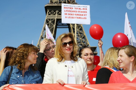 Valérie Trierweiler au rassemblement au Champ-de-Mars à Paris le 14 Avril 2015 pour les 219 lycéennes enlevées par Boko Haram il y a un an. 