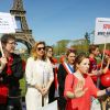 Valérie Trierweiler au rassemblement au Champ-de-Mars à Paris le 14 Avril 2015 pour les 219 lycéennes enlevées par Boko Haram il y a un an. 