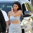 Exclusif - Kylie Jenner, redevenue brune, fait du shopping avec Tyga. Los Angeles, le 14 avril 2015.