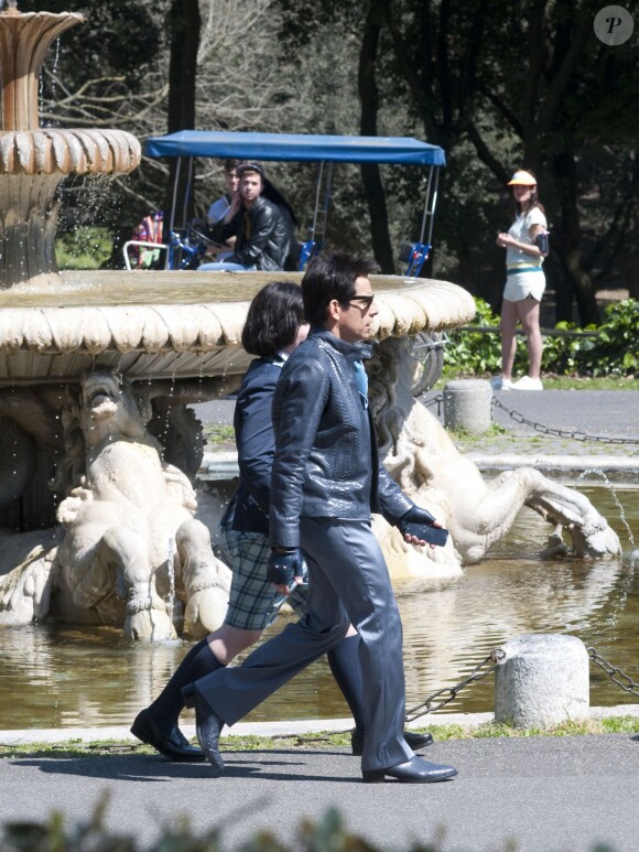 Ben Stiller et le jeune acteur Cyrus Arnold sur le tournage de Zoolander 2 à Rome, le 13 avril 2015.
