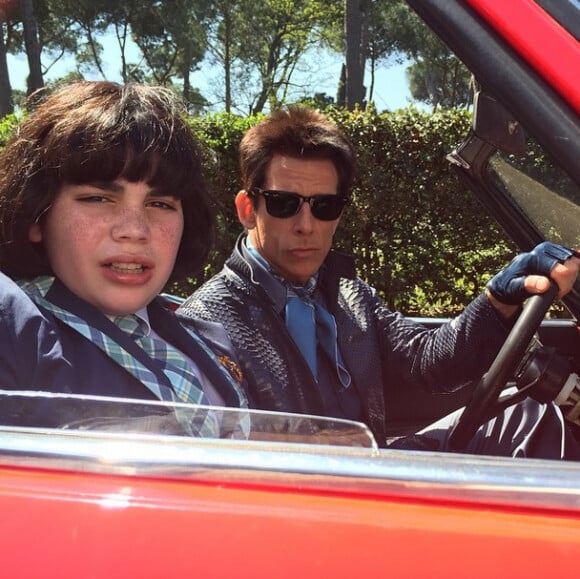Derek Zoolander présente son fils, Derek Jr (joué par Cyrus Arnold) en plein tournage de Zoolander 2. Photo postée le 13 avril 2015.