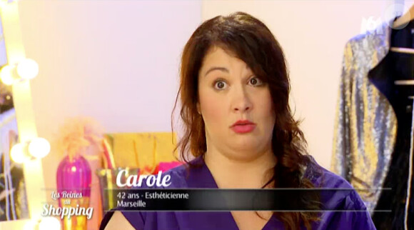 Dans Les reines du shopping (M6), Carole supporte très mal la critique et tâcle ses adversaires en retour. Les reines du shopping, émission du 15 avril 2015.