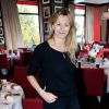 Sarah Lavoine le 11 avril 2015 lors de la réouverture de l'Hôtel Le Royal Barrière après cinq mois de travaux orchestrés par la décoratrice Chantal Peyrat, à l'occasion d'un dîner inaugural concocté par le chef Pierre Gagnaire, dans la brasserie Fouquet's de l'établissement.