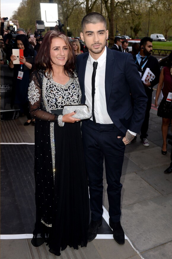 Zayn Malik et sa maman Trisha à la soirée Asian Awards à Londres, le 17 avril 2015