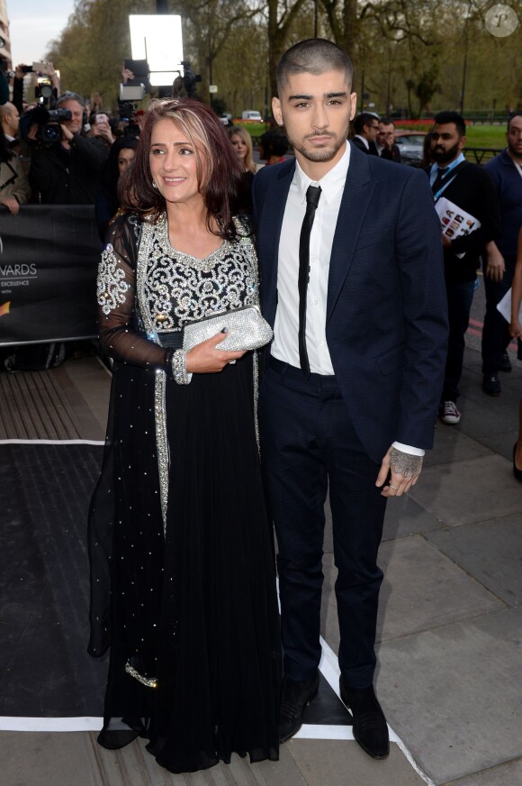 Zayn Malik et sa maman Trisha à la soirée Asian Awards à Londres, le 17 avril 2015