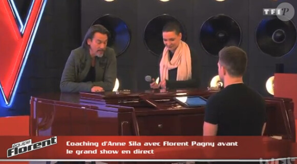 Lors des répétitions avec le Talent Anne Sila pour le premier live de The Voice 4, Florent Pagny a dévoilé une nouvelle coupe de cheveux. Avril 2015.