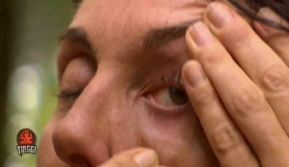 Corinne se fait mal à l'oeil dans Koh-Lanta 2015, le vendredi 24 avril 2015, sur TF1