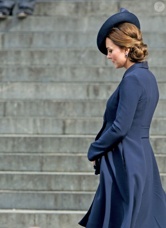 Kate Middleton à quelques semaines de la naissance de son second enfant, le 13 mars 2015 à la cathédrale St Paul, pour une messe commémorant l'engagement britannique en Afghanistan.