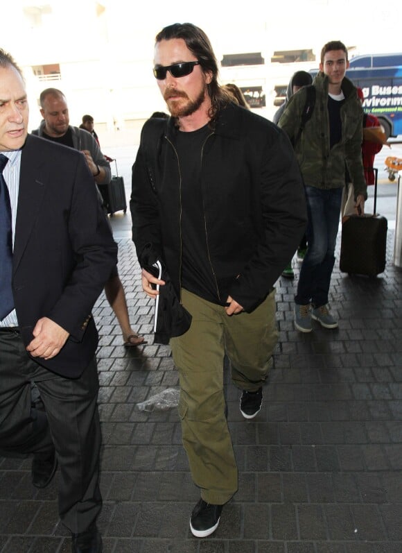 Christian Bale, sa femme Sibi, sa fille Emmaline et leur petit garçon à l'aéroport LAX de Los Angeles le 6 février 2015.