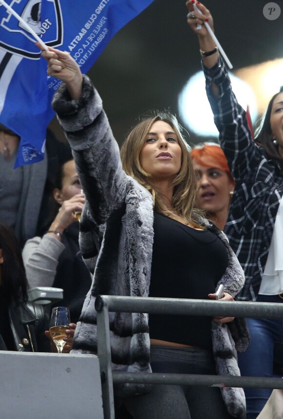 Marlène Duval (Loft Story 2) assiste à la finale de la Coupe de la Ligue entre le PSG et le SC Bastia au Stade de France, à Saint-Denis, le 11 avril 2015.