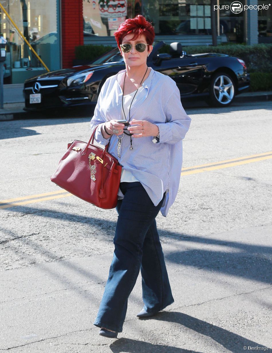  Sharon Osbourne est all&amp;eacute;e d&amp;eacute;jeuner avec une amie &amp;agrave; West Hollywood, le 28 avril 2015  