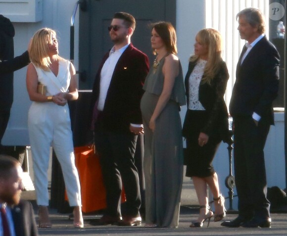 Exclusif - Prix Spécial - No web - No blog - Reese Witherspoon, Jack Osbourne et sa femme Lisa Stelly enceinte, Rosanna Arquette - Anniversaire de Robert Downey Jr. qui fête ses 50 ans le 4 avril 2015 avec de nombreux invités au Barker Hangar à Santa Monica. Exclusive - For Germany Call For Price - No web - No blog - Celebrities spotted at Robert Downey Jr.'s 50th birthday bash at Barker Hangar in Santa Monica, California on April 4, 2015. Robert was seen carrying a lunch box, which all of the guests got, a lunch box filled with gifts.04/04/2015 - Santa Monica
