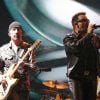 The Edge et Bono de U2 à Somerset, le 24 juin 2011. 