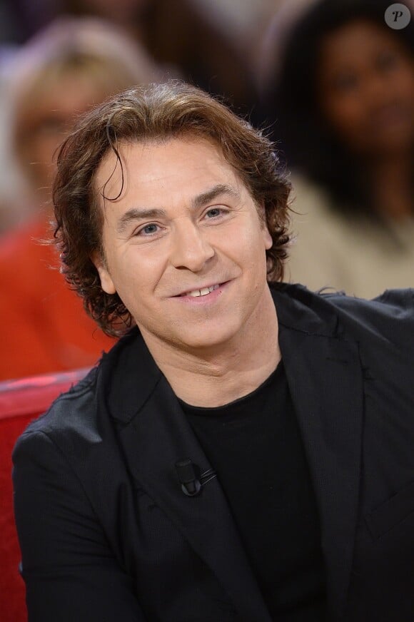 Roberto Alagna participe à l'enregistrement de Vivement dimanche sur France 2, le 29 avril (diffusion de l'émission : le dimanche 3 mai sur France 2).