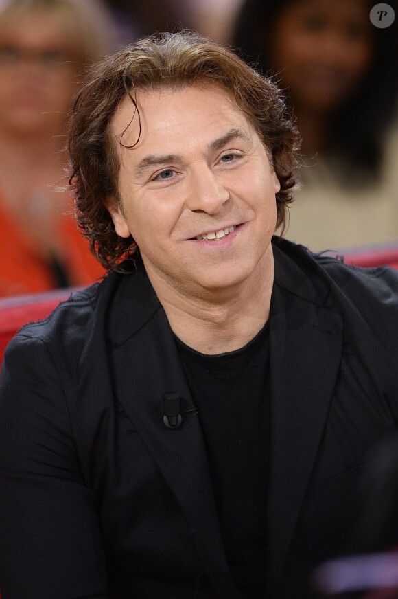 Roberto Alagna participe à l'enregistrement de Vivement dimanche sur France 2, le 29 avril (diffusion de l'émission : le dimanche 3 mai sur France 2).