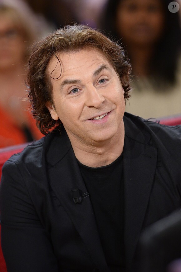 Roberto Alagna participe à l'enregistrement de Vivement dimanche sur France 2, le 29 avril (diffusion de l'émission : le dimanche 3 mai sur France 2).
