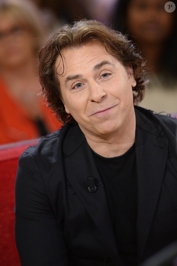 Roberto Alagna participe à l'enregistrement de Vivement dimanche sur France 2, le 29 avril (diffusion de l'émission : le dimanche 3 mai sur France 2).