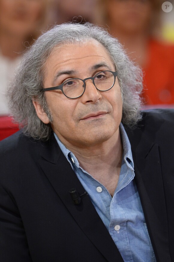 Frédéric Zeitoun participe à l'enregistrement de Vivement dimanche sur France 2, le 29 avril (diffusion de l'émission : le dimanche 3 mai sur France 2).