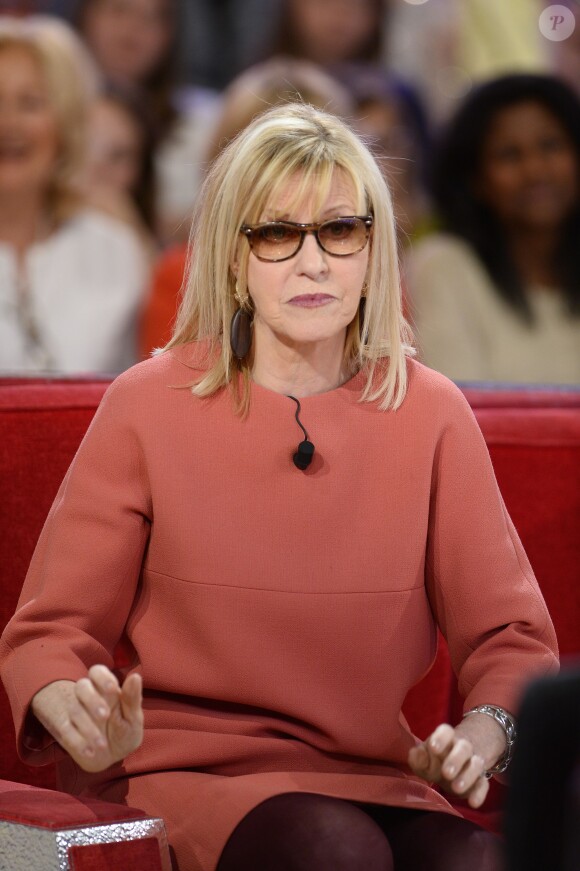 Chantal Ladesou participe à l'enregistrement de Vivement dimanche sur France 2, le 29 avril 2015 (diffusion de l'émission : le dimanche 3 mai 2015 sur France 2).