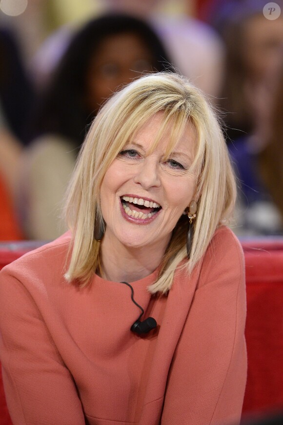 Chantal Ladesou participe à l'enregistrement de Vivement dimanche sur France 2, le 29 avril 2015 (diffusion de l'émission : le dimanche 3 mai 2015 sur France 2).