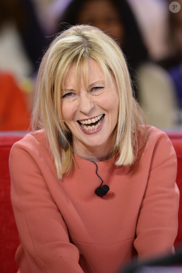 Chantal Ladesou participe à l'enregistrement de Vivement dimanche sur France 2, le 29 avril 2015 (diffusion de l'émission : le dimanche 3 mai 2015 sur France 2).