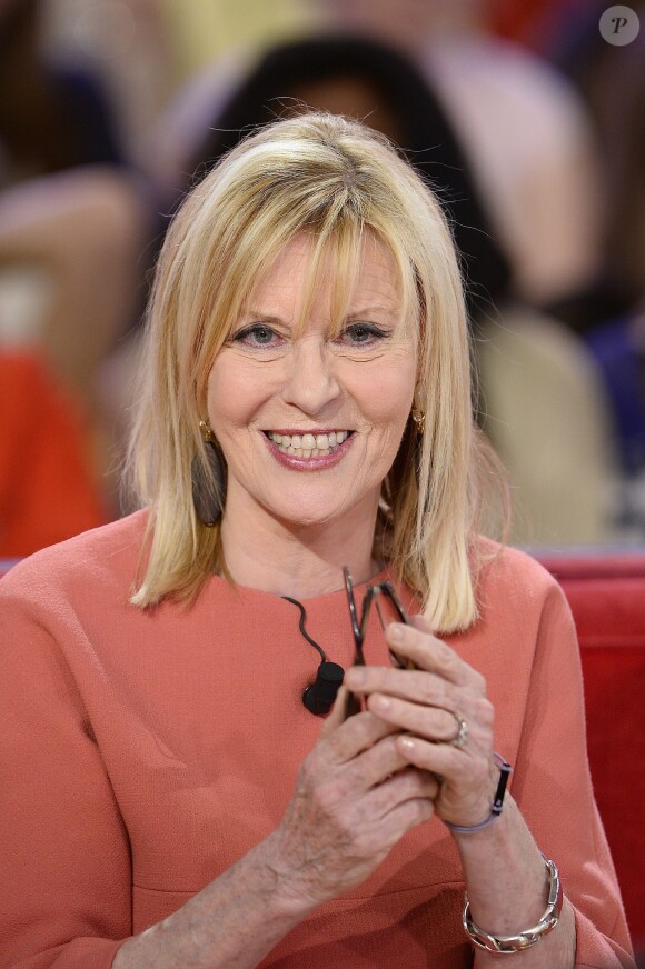 Chantal Ladesou participe à l'enregistrement de Vivement dimanche sur France 2, le 29 avril 2015 (diffusion de l'émission : le dimanche 3 mai 2015 sur France 2).
