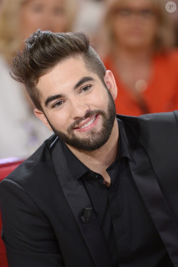 Kendji Girac participe à l'enregistrement de Vivement dimanche sur France 2, le 29 avril 2015 (diffusion de l'émission : le dimanche 3 mai 2015 sur France 2).