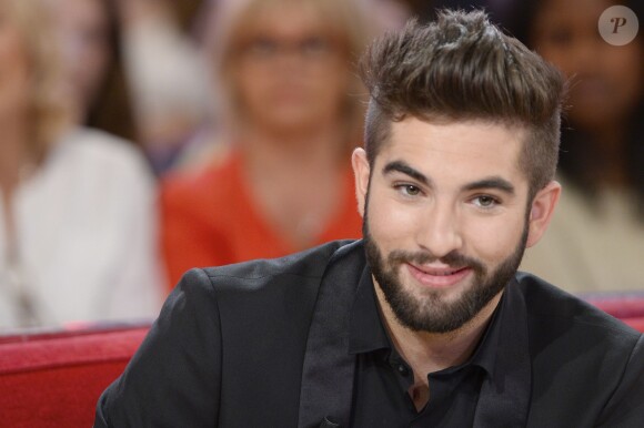 Kendji Girac participe à l'enregistrement de Vivement dimanche sur France 2, le 29 avril 2015 (diffusion de l'émission : le dimanche 3 mai 2015 sur France 2).