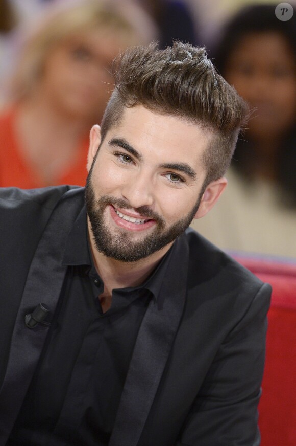 Kendji Girac participe à l'enregistrement de Vivement dimanche sur France 2, le 29 avril 2015 (diffusion de l'émission : le dimanche 3 mai 2015 sur France 2).