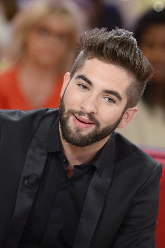Kendji Girac participe à l'enregistrement de Vivement dimanche sur France 2, le 29 avril 2015 (diffusion de l'émission : le dimanche 3 mai 2015 sur France 2).