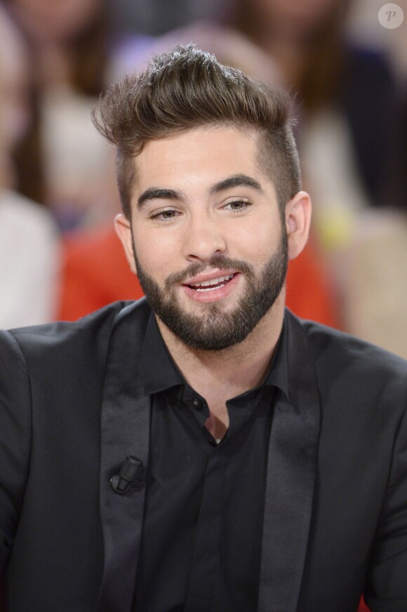 Kendji Girac participe à l'enregistrement de Vivement dimanche sur France 2, le 29 avril 2015 (diffusion de l'émission : le dimanche 3 mai 2015 sur France 2).
