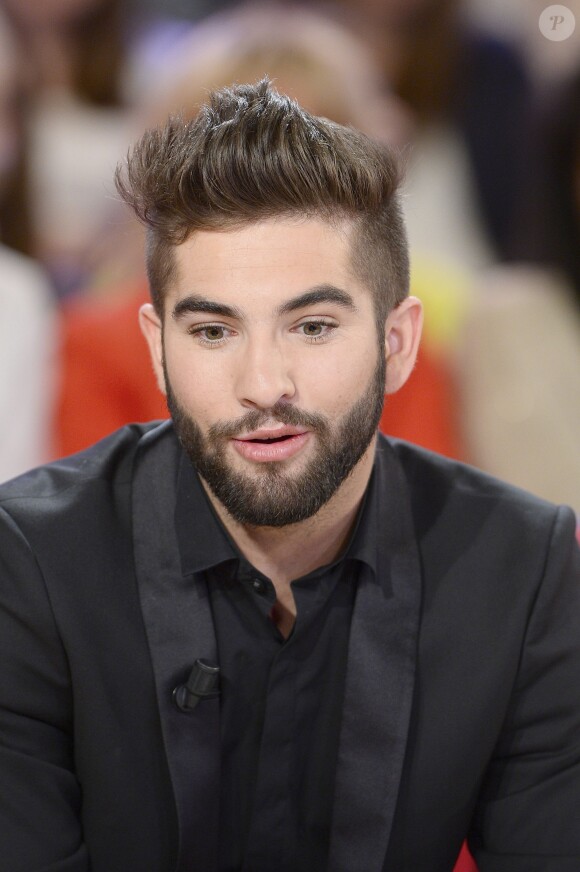 Kendji Girac participe à l'enregistrement de Vivement dimanche sur France 2, le 29 avril 2015 (diffusion de l'émission : le dimanche 3 mai 2015 sur France 2).