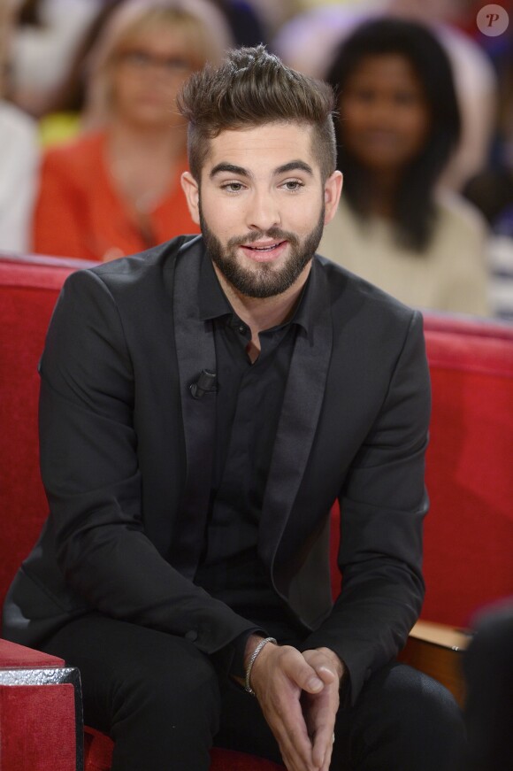 Kendji Girac participe à l'enregistrement de Vivement dimanche sur France 2, le 29 avril 2015 (diffusion de l'émission : le dimanche 3 mai 2015 sur France 2).