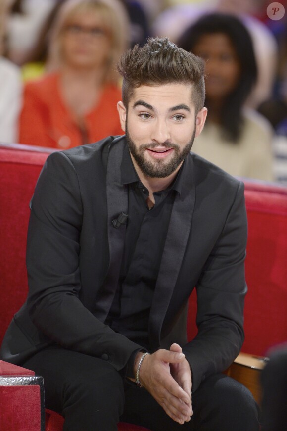 Kendji Girac participe à l'enregistrement de Vivement dimanche sur France 2, le 29 avril 2015 (diffusion de l'émission : le dimanche 3 mai 2015 sur France 2).
