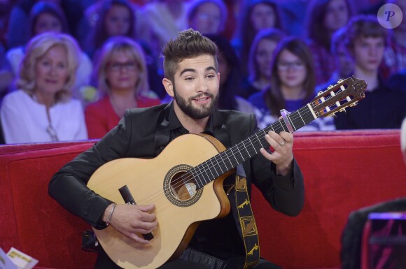 Kendji Girac participe à l'enregistrement de Vivement dimanche sur France 2, le 29 avril 2015 (diffusion de l'émission : le dimanche 3 mai 2015 sur France 2).