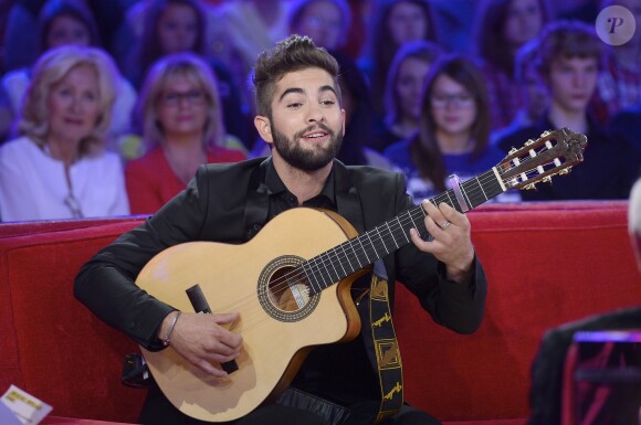 Kendji Girac participe à l'enregistrement de Vivement dimanche sur France 2, le 29 avril 2015 (diffusion de l'émission : le dimanche 3 mai 2015 sur France 2).