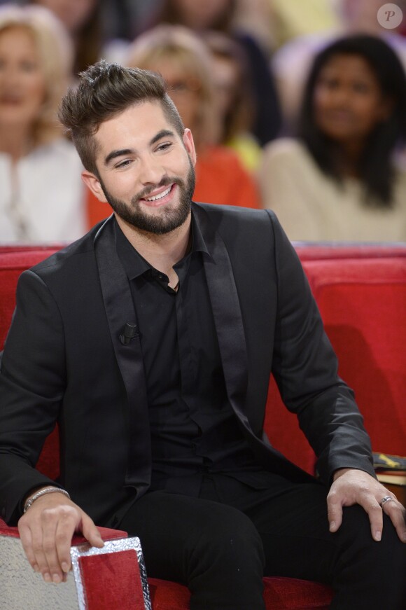 Kendji Girac participe à l'enregistrement de Vivement dimanche sur France 2, le 29 avril 2015 (diffusion de l'émission : le dimanche 3 mai 2015 sur France 2).