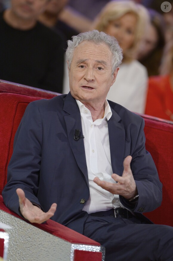 Daniel Prévost participe à l'enregistrement de Vivement dimanche sur France 2, le 29 avril 2015 (diffusion de l'émission : le dimanche 3 mai 2015 sur France 2).
