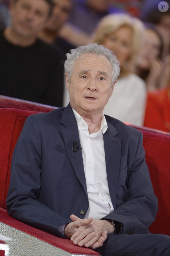 Daniel Prévost participe à l'enregistrement de Vivement dimanche sur France 2, le 29 avril 2015 (diffusion de l'émission : le dimanche 3 mai 2015 sur France 2).