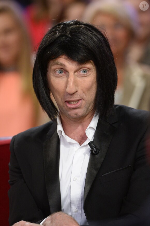 L'humoriste Thierry Garcia à l'enregistrement de Vivement dimanche, le 29 avril 2015 (diffusion de l'émission : le dimanche 3 mai 2015 sur France 2).