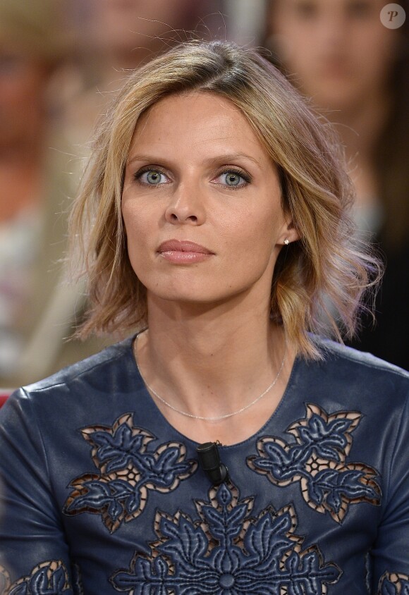 Sylvie Tellier à l'enregistrement de Vivement dimanche, le 29 avril 2015 (diffusion de l'émission : le dimanche 3 mai 2015 sur France 2).