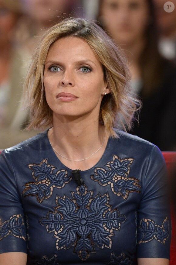 Sylvie Tellier à l'enregistrement de Vivement dimanche, le 29 avril 2015 (diffusion de l'émission : le dimanche 3 mai 2015 sur France 2).