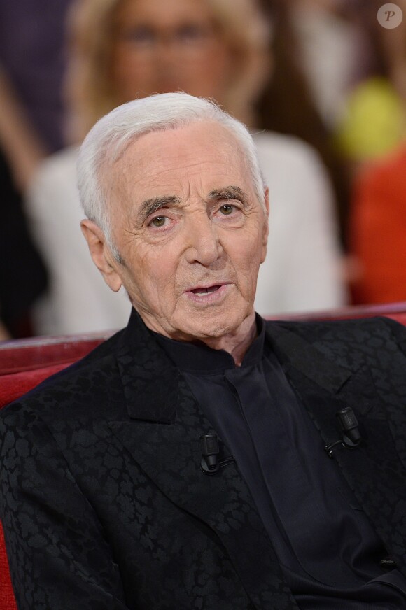 Charles Aznavour à l'enregistrement de Vivement dimanche, le 29 avril 2015 (diffusion de l'émission : le dimanche 3 mai 2015 sur France 2).