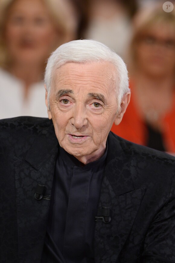 Charles Aznavour à l'enregistrement de Vivement dimanche, le 29 avril 2015 (diffusion de l'émission : le dimanche 3 mai 2015 sur France 2).