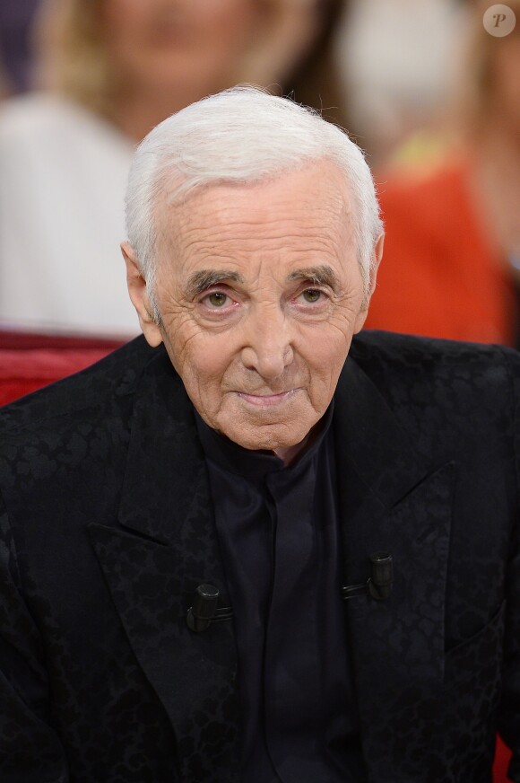 Charles Aznavour à l'enregistrement de Vivement dimanche, le 29 avril 2015 (diffusion de l'émission : le dimanche 3 mai 2015 sur France 2).