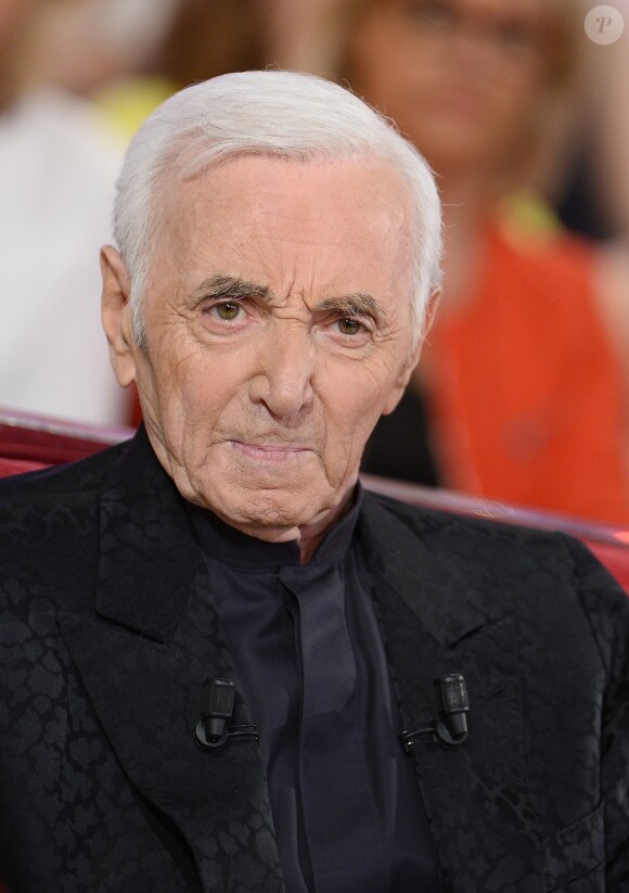 Charles Aznavour à l'enregistrement de Vivement dimanche, le 29 avril 2015 (diffusion de l'émission : le dimanche 3 mai 2015 sur France 2).