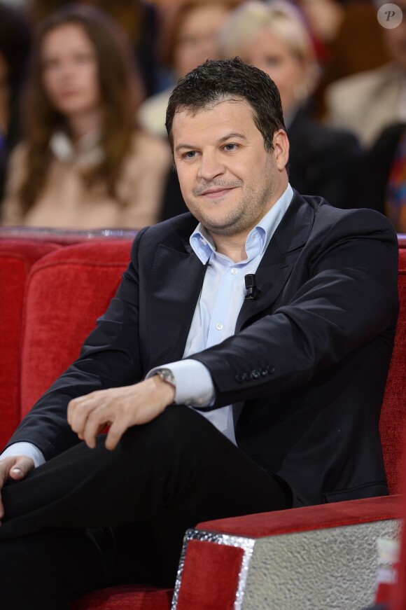Guillaume Musso à l'enregistrement de Vivement dimanche, le 29 avril 2015 (diffusion de l'émission : le dimanche 3 mai 2015 sur France 2).